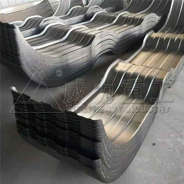 一次整体成型半挂车挡泥板产品