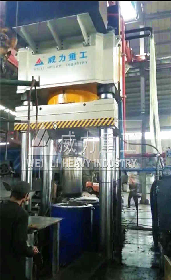 双工位2000吨石墨坩埚成型液压机